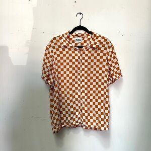 Lisa Says Gah Holiday Button Up